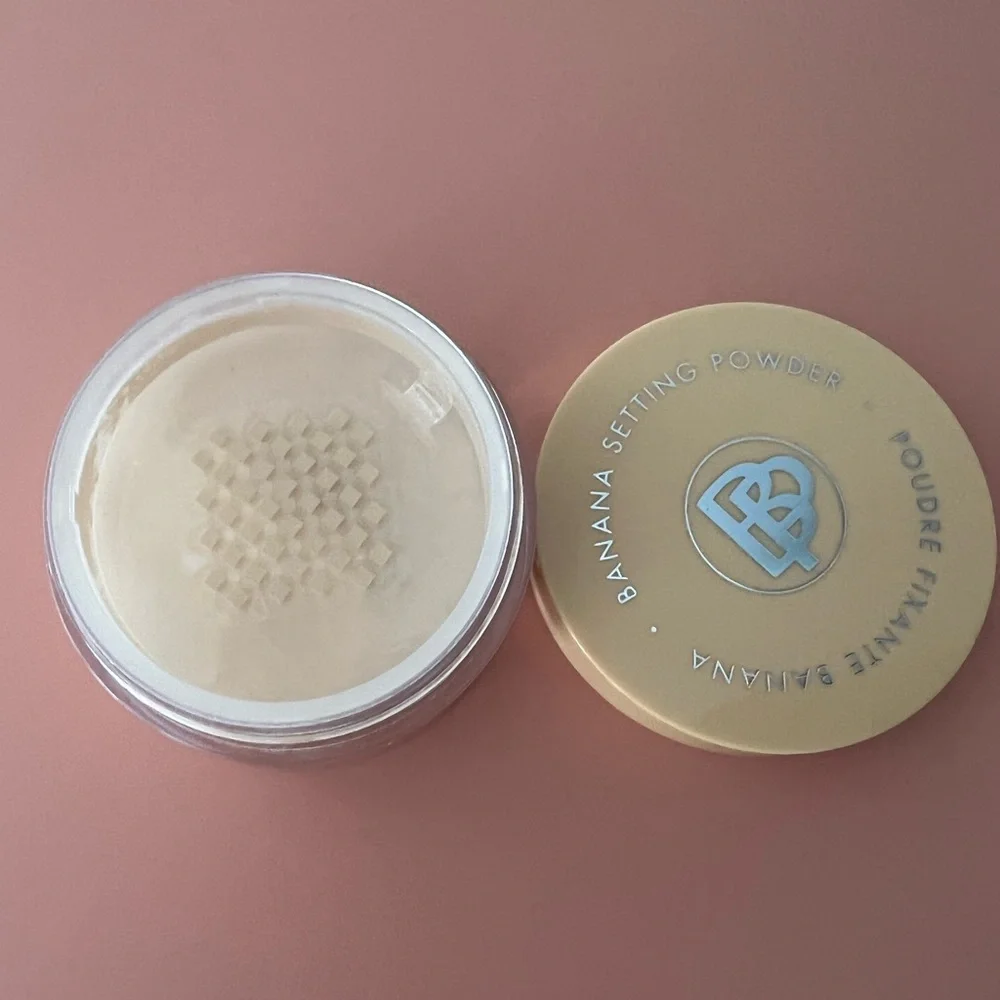⭐️⭐️ 5/ $25 ⭐️⭐️ Banana Setting Powder 4 g - Picture 3 of 3